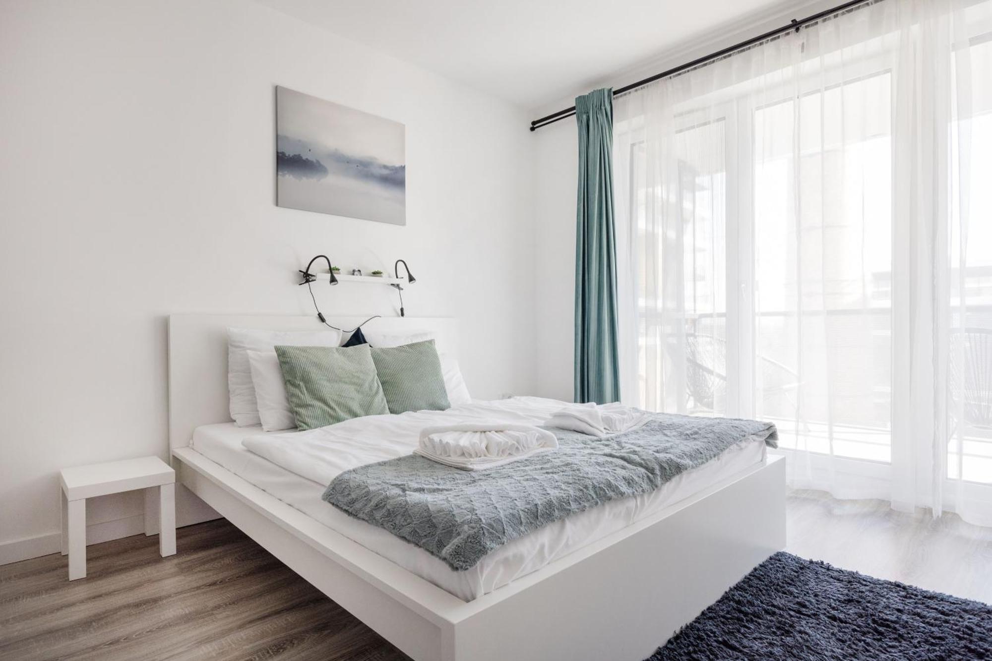 Modern Riverfront Apartment With Free Parking Budapest Exterior photo