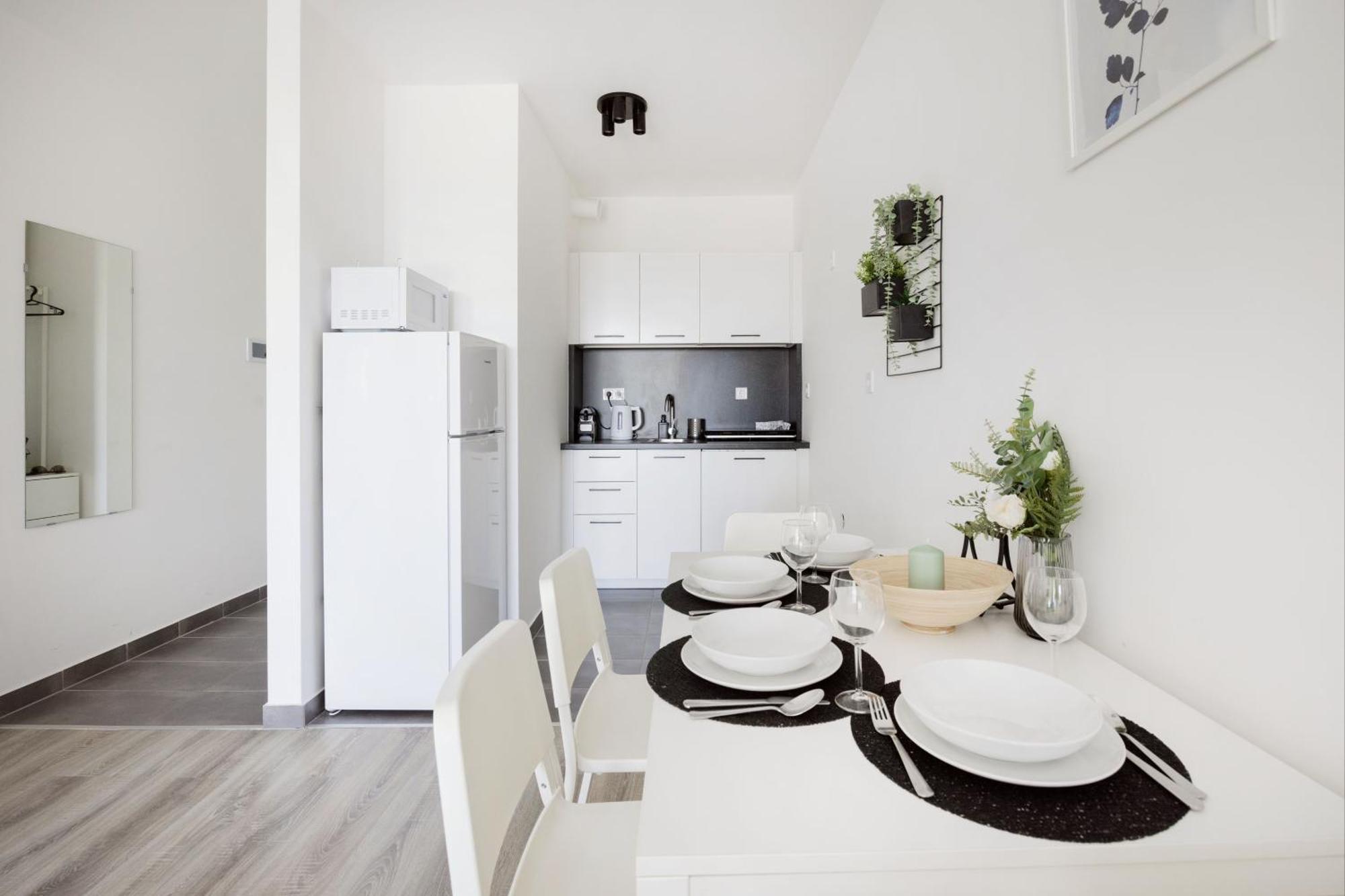 Modern Riverfront Apartment With Free Parking Budapest Exterior photo