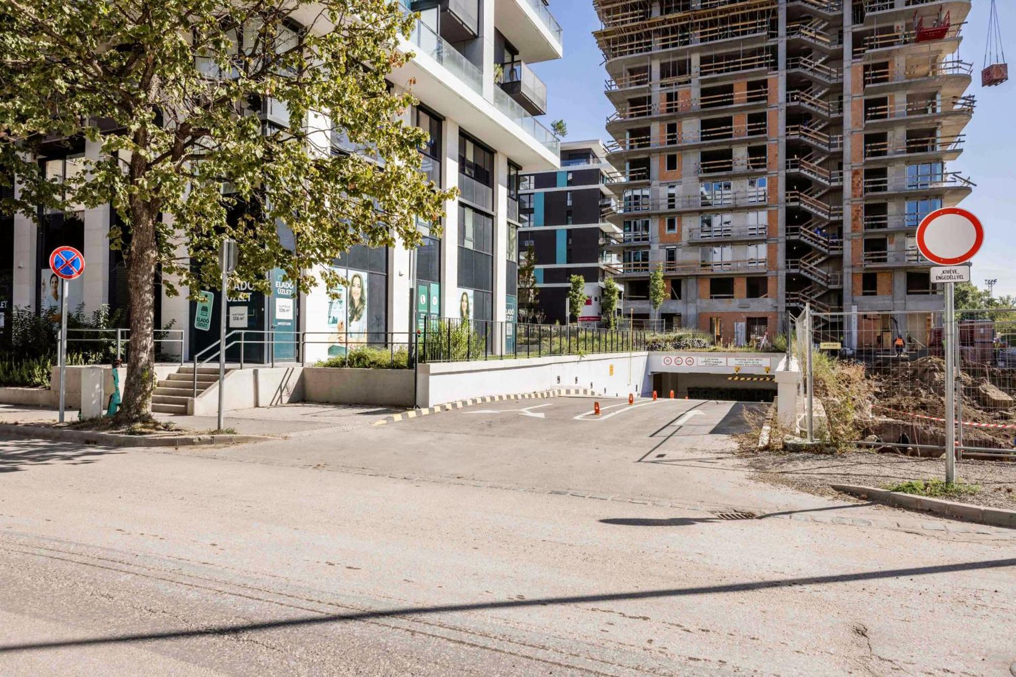 Modern Riverfront Apartment With Free Parking Budapest Exterior photo